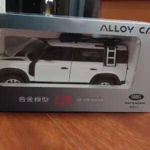 1:18 Scale Landrover white with Horn, back lights and front lights _white_Licenced